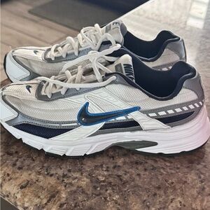 Nike Men's White and Gray Sneakers with Blue Accents